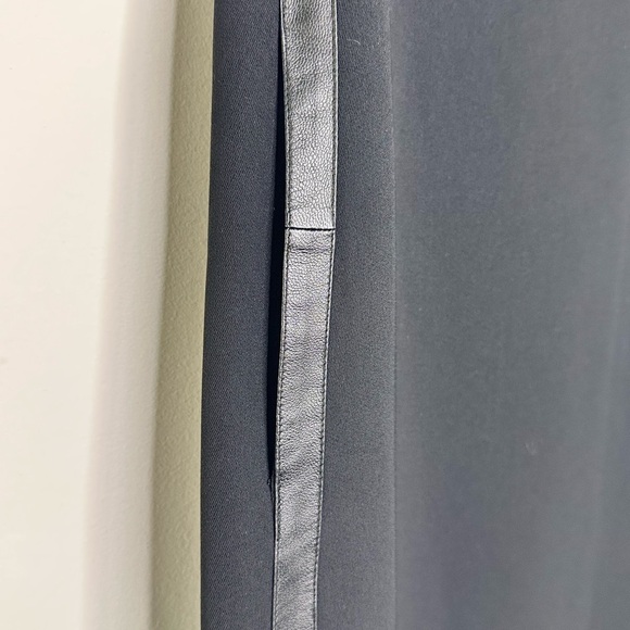 Vince Sleeveless V-Neck Sheath Mini Dress - Picture 4 of 7